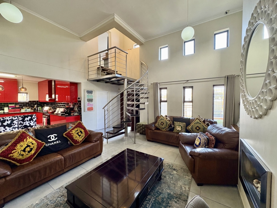 5 Bedroom Property for Sale in Parklands North Western Cape
